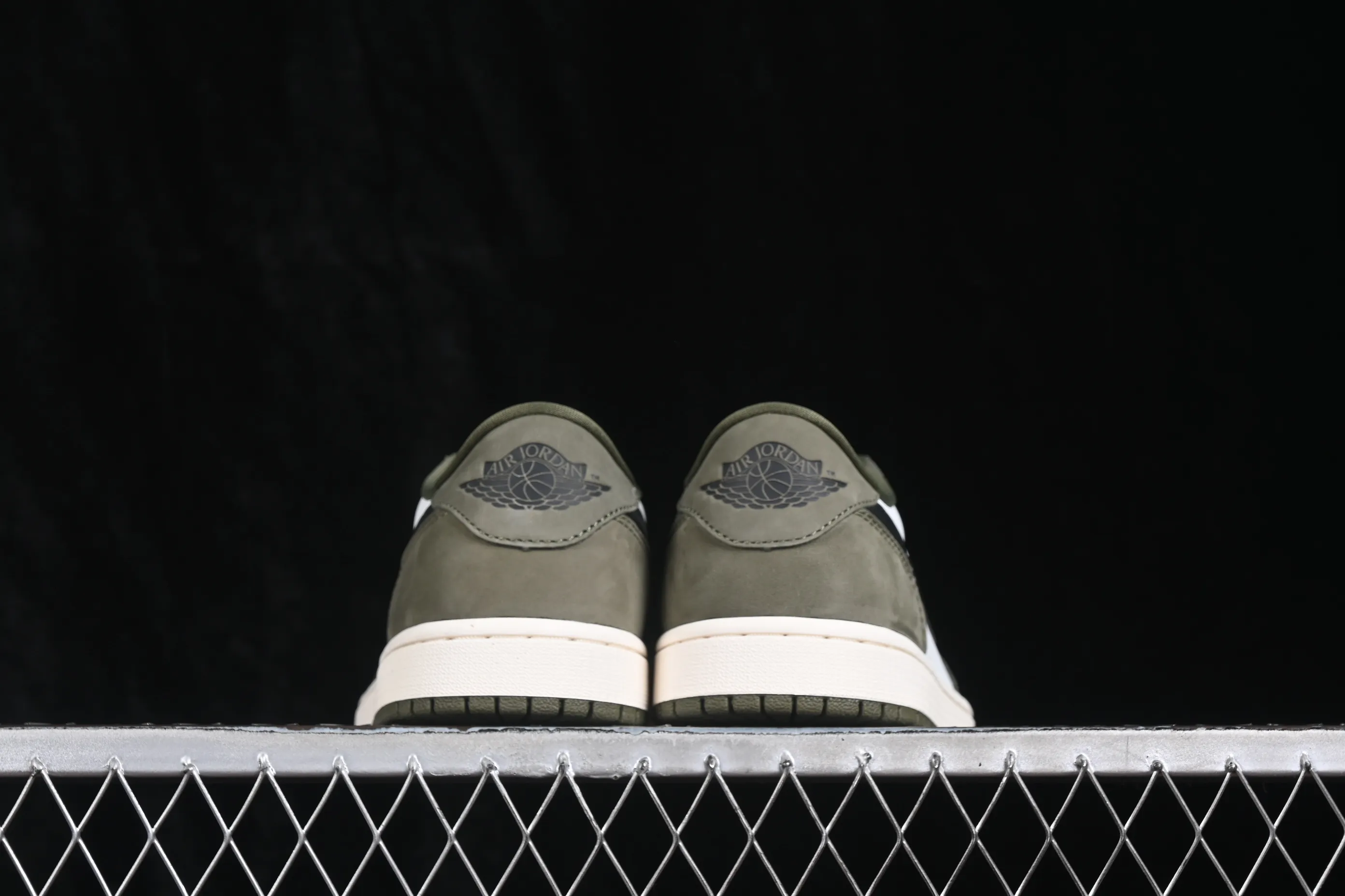 All categories Air Jordan Jordan series basketball shoes Air Jordan 1 Low Air Jordan 1 Low OG "Medium Olive" AJ1 Joe 1 joint model olive green low-top retro cultural basketball shoes HQ6998-200